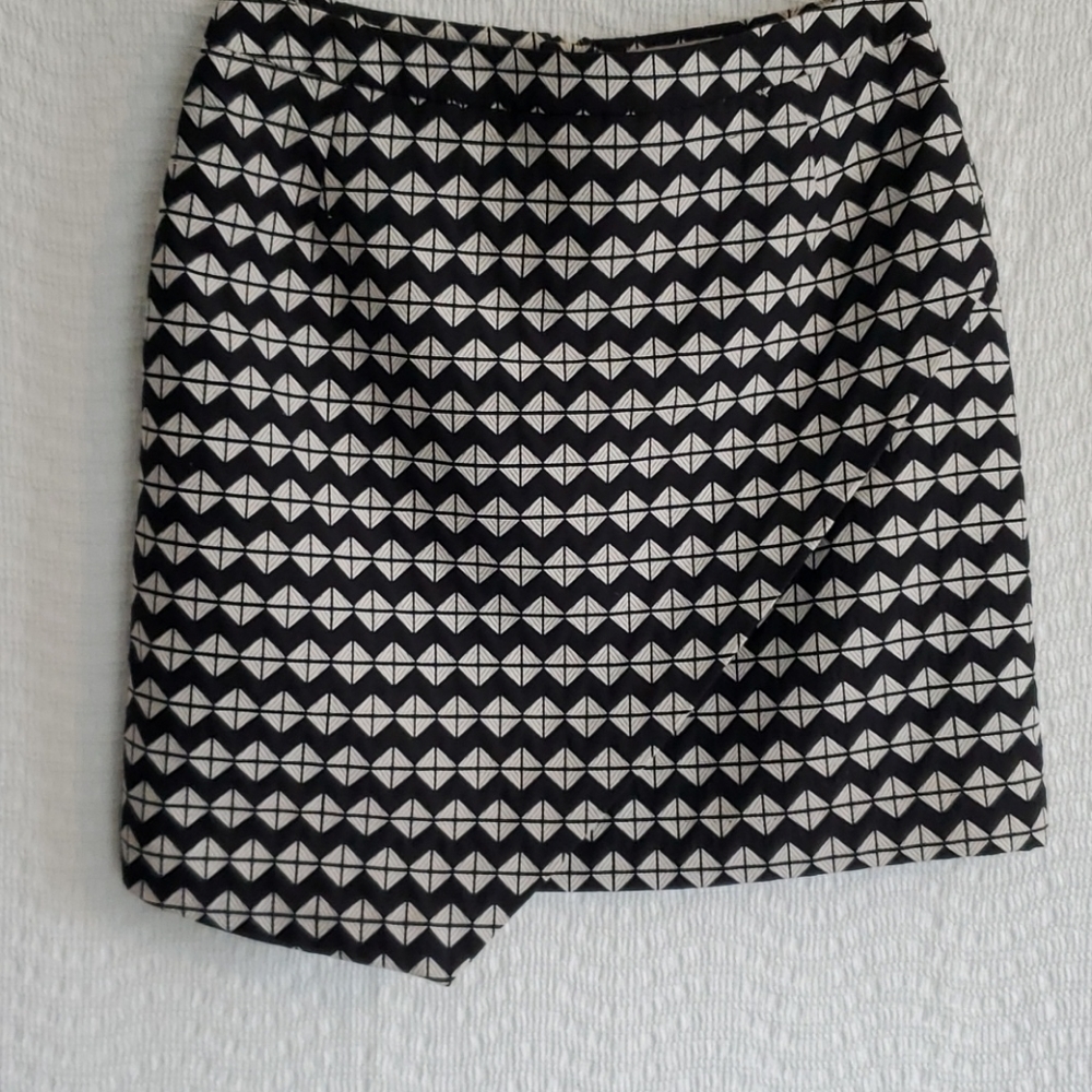 Blank & White Asymmetrical Skirt